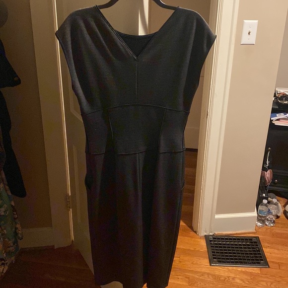 Armani dress - Picture 2 of 4